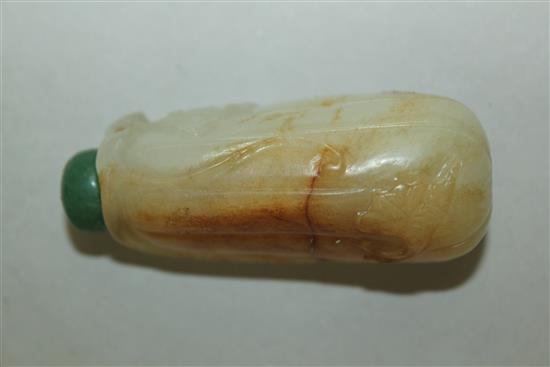 A Chinese white and russet jade bitter melon snuff bottle, 1800-1900, 5.5cm